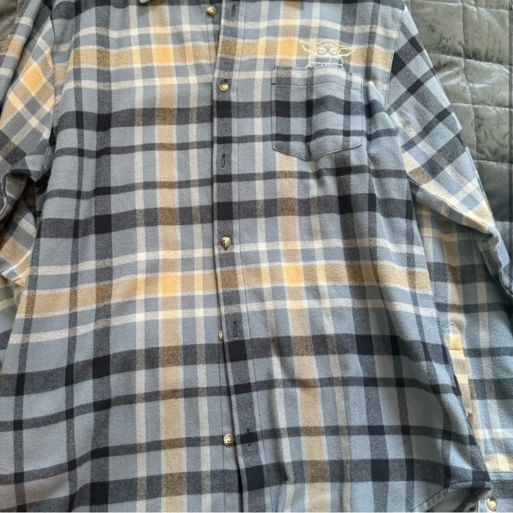 Unisex Mandalorian THIS IS THE WAY The Child Stylish Plaid Button Down - Picture 3 of 3